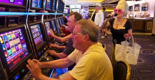 video slot reels spinning on lodivip platform showing bonus feature screen
